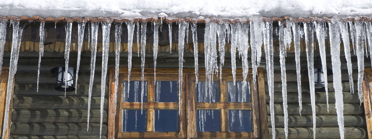 Spray foam prevents ice dams by providing proper insulation in Nova Scotia attic spaces Spray foam prevents ice dams by providing proper insulation in Nova Scotia attic spaces